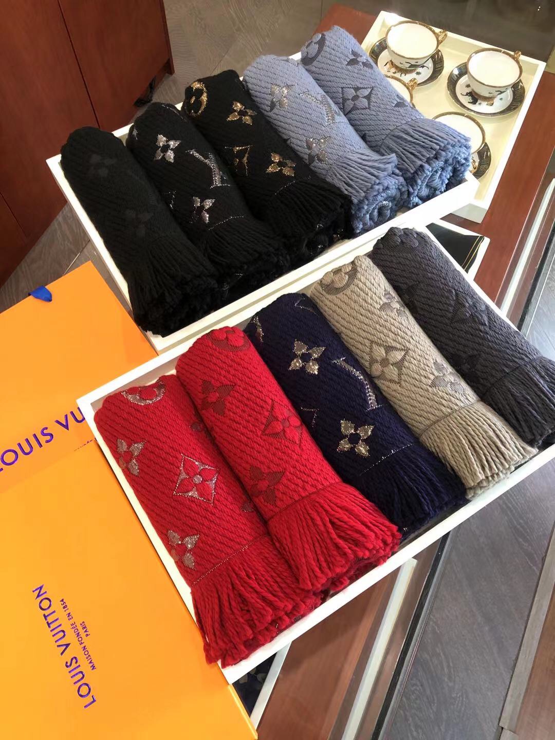 LV Scarf (250815004030) - Image 5
