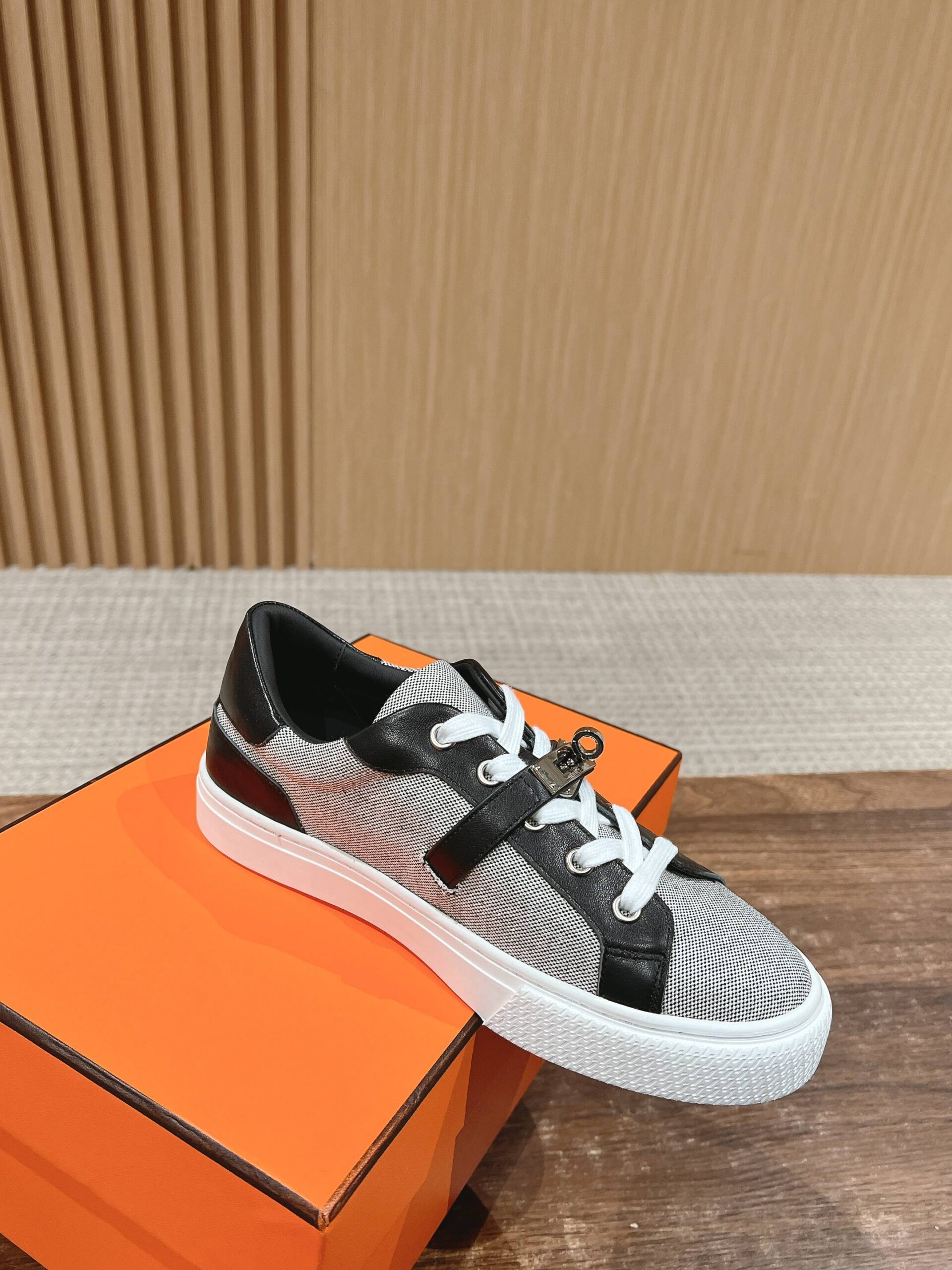 H shoe(SH127134--090) - Image 4