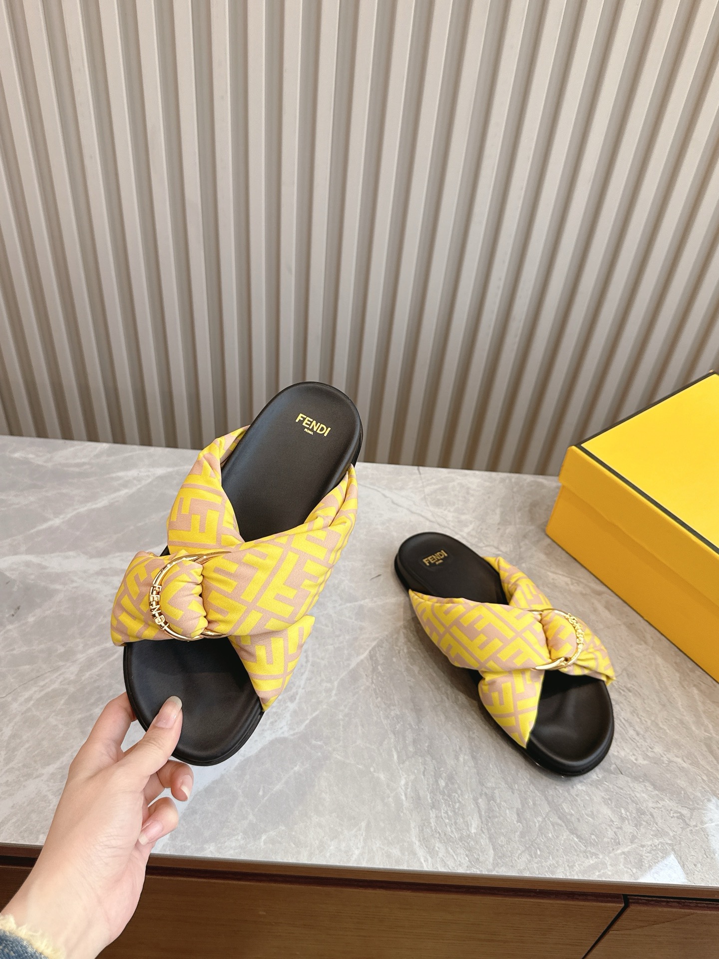 F shoe(SH128866--095) - Image 3
