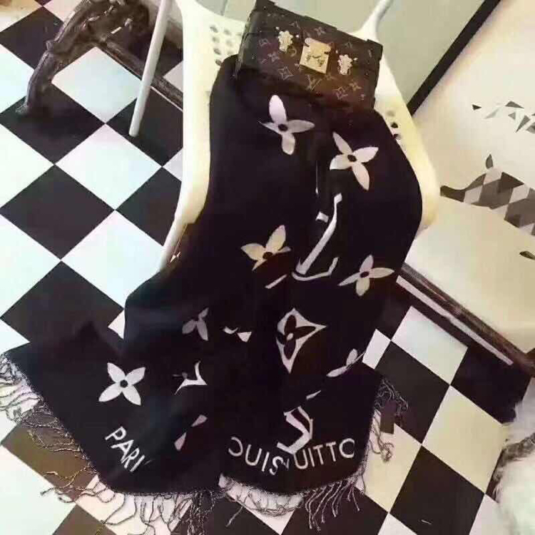 LV Scarf (250815002030) - Image 2