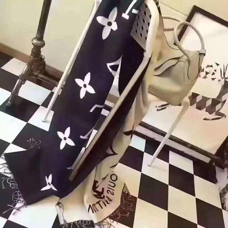 LV Scarf (250815002030) - Image 3