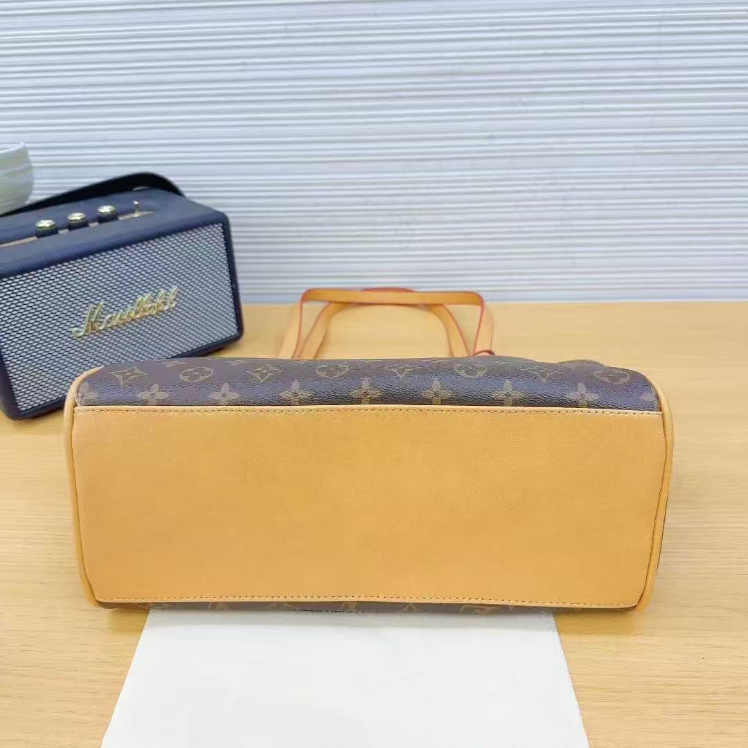LV bag(CX6602--042) - Image 9