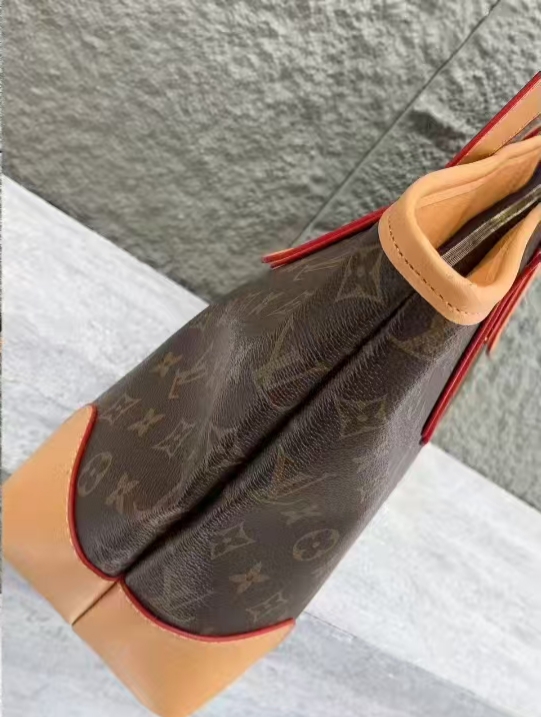 LV bag(CX6601--040) - Image 7