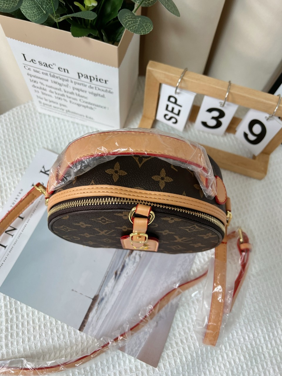 LV bag(CX006--039) - Image 7