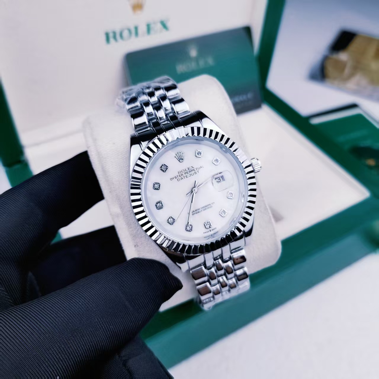 R watch(W008) - Image 5
