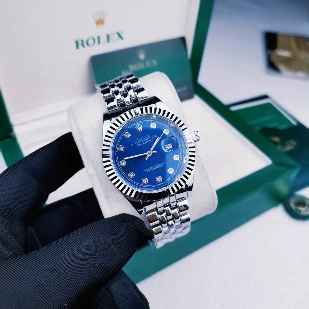 R watch(W008) - Image 3