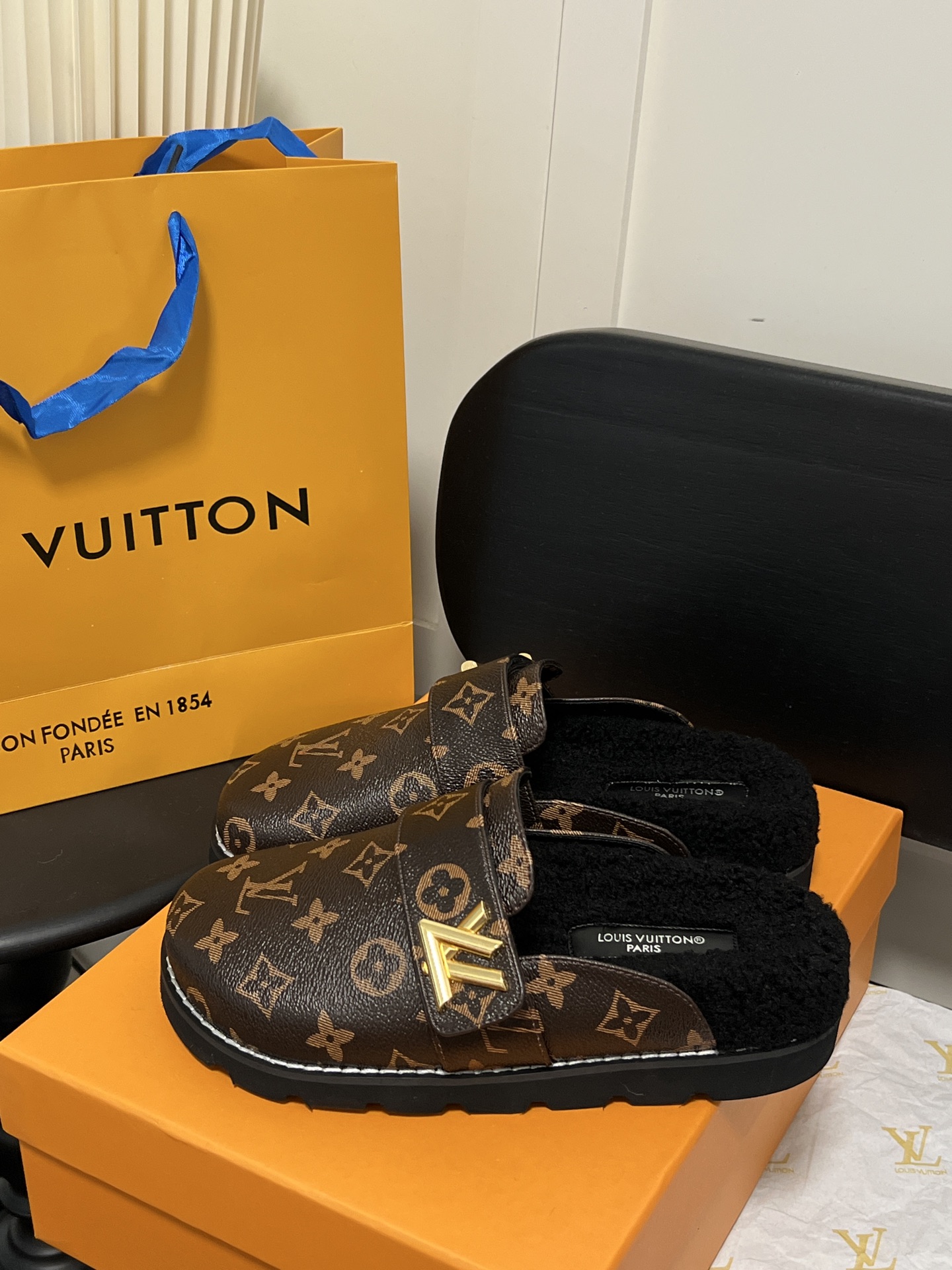 LV slipers 23Ss - Image 4